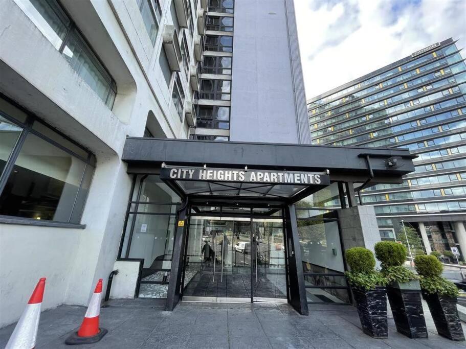 Manchester City Centre Apartment, Skyline View Exterior photo