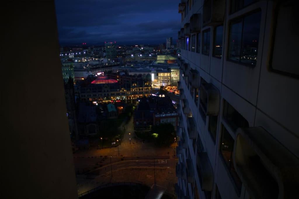 Manchester City Centre Apartment, Skyline View Exterior photo