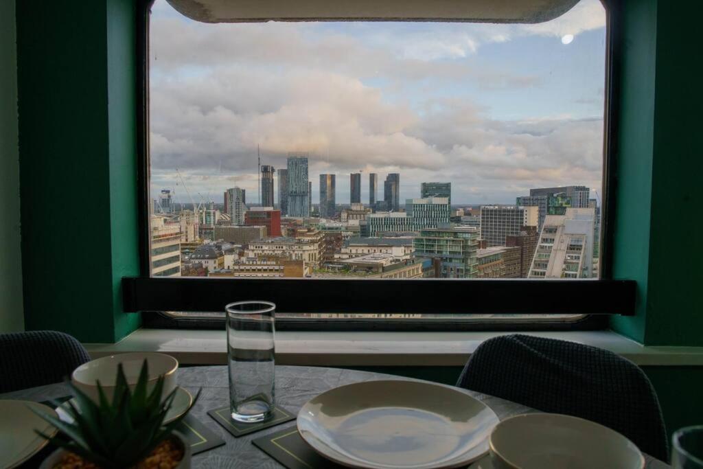 Manchester City Centre Apartment, Skyline View Exterior photo